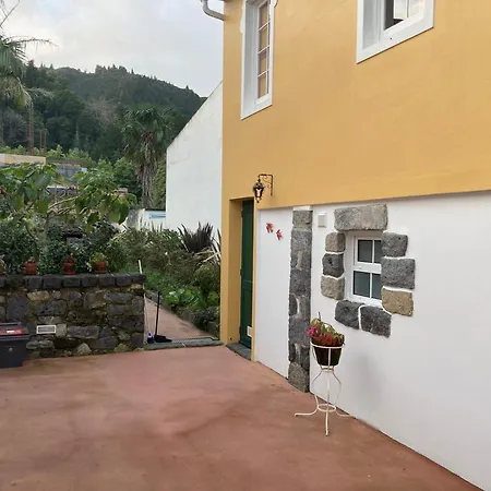 Homestay Casa Da Musica Br Furnas (Azores)