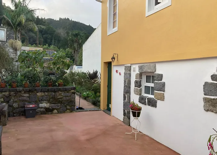 Homestay Casa Da Musica Br Furnas (Azores)